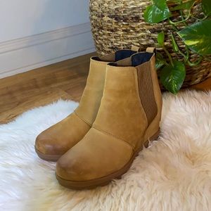 Brown Sorel Boots Size 8